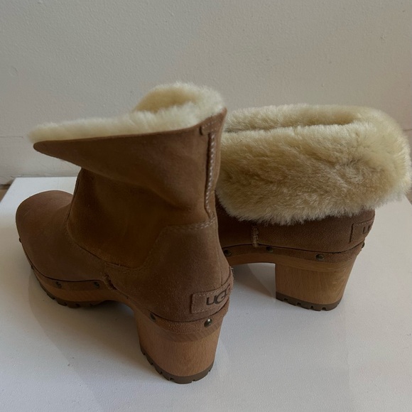 New UGG Thebes Clog Heels - Picture 3 of 3